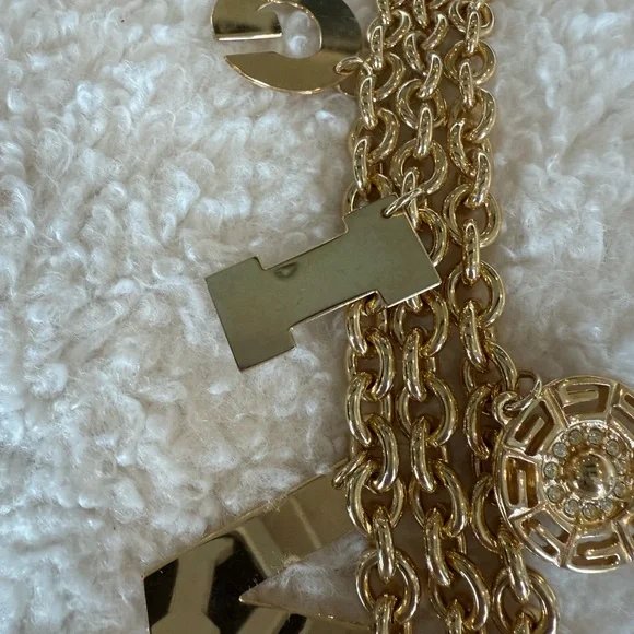 GIVENCHY - Picture 11 of 13